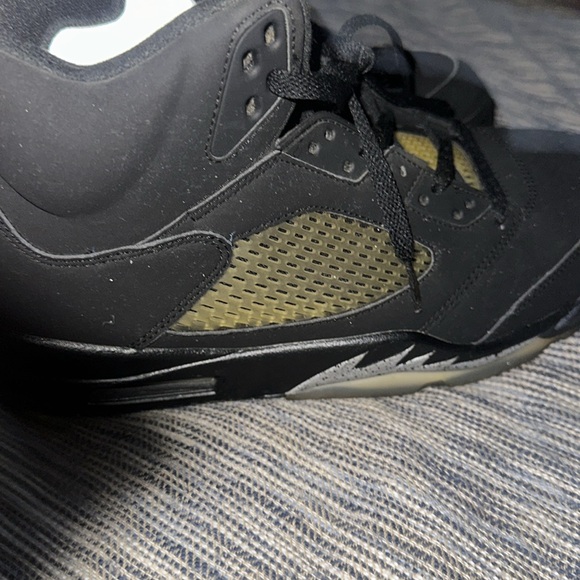 Used - Picture 2 of 4